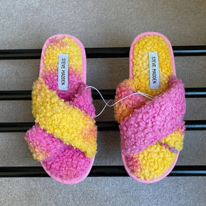 STEVE MADDEN Women Peaceful Plush Slippers - NEW NWOB